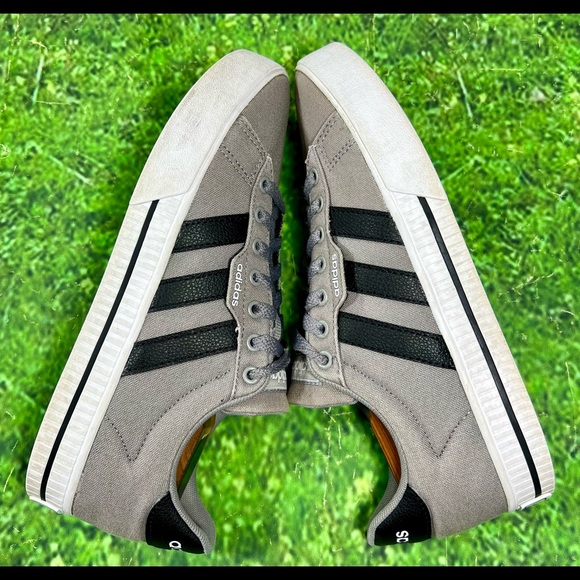 Adidas Unisex Children's Daily 3.0 Size 7 Skate Shoe FX7269 Gray/Black - Picture 7 of 12